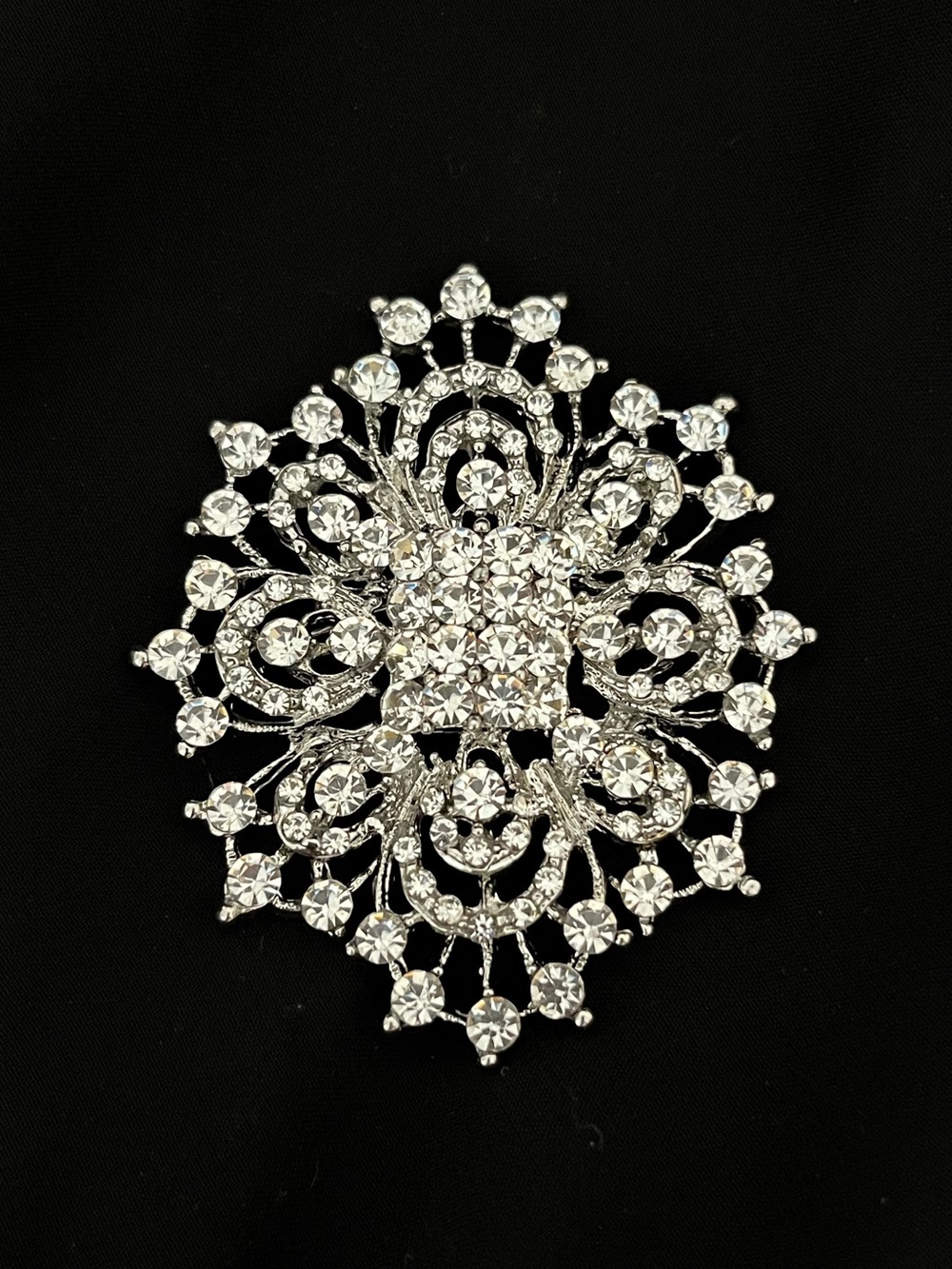 Rhinestone Floral Filigree Brooch - Silver Tone